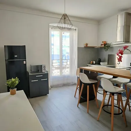 11 Trachel - T2 Spacieux A Proximite De Gare Thiers Apartment